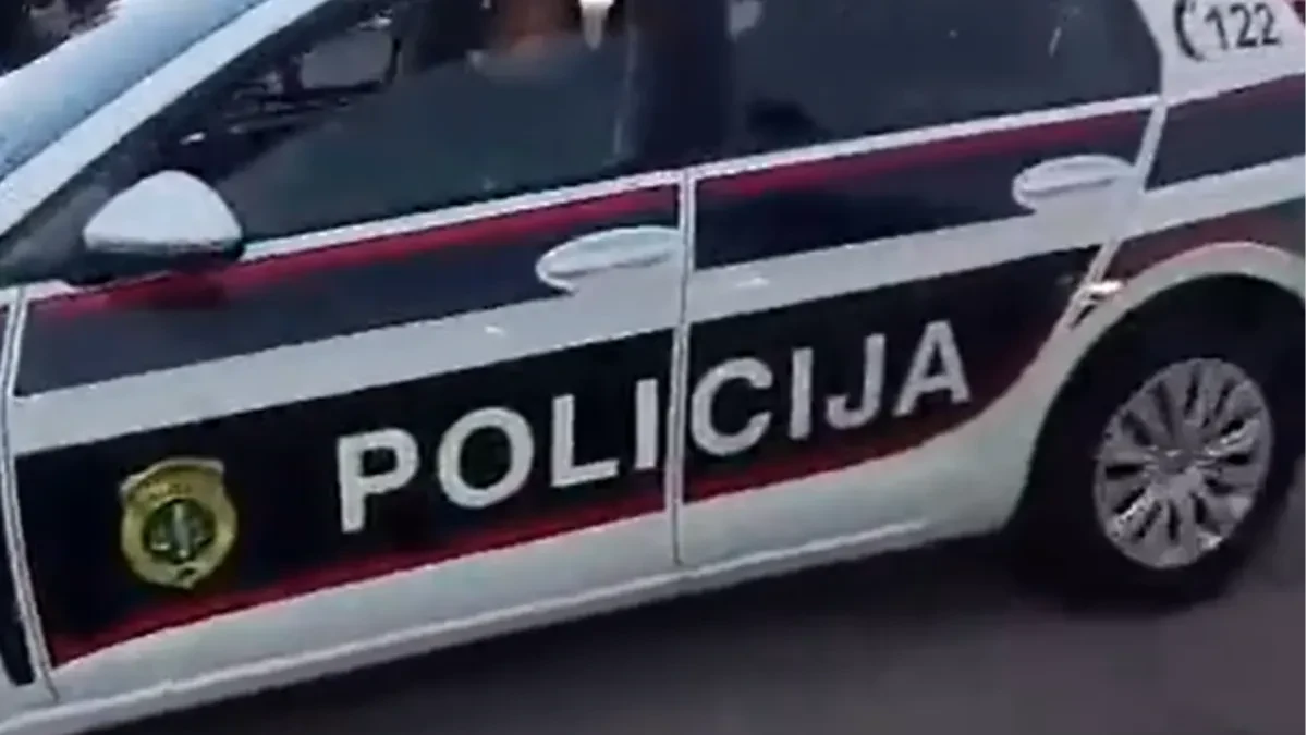 Voz udario u automobil u BiH: Policija potvrdila detalje nesreće