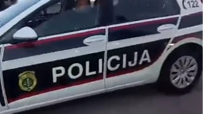 Voz udario u automobil u BiH: Policija potvrdila detalje nesreće
