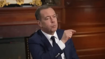 Medvedev o krizi u Poljskoj: Situacija je ustavni prevrat