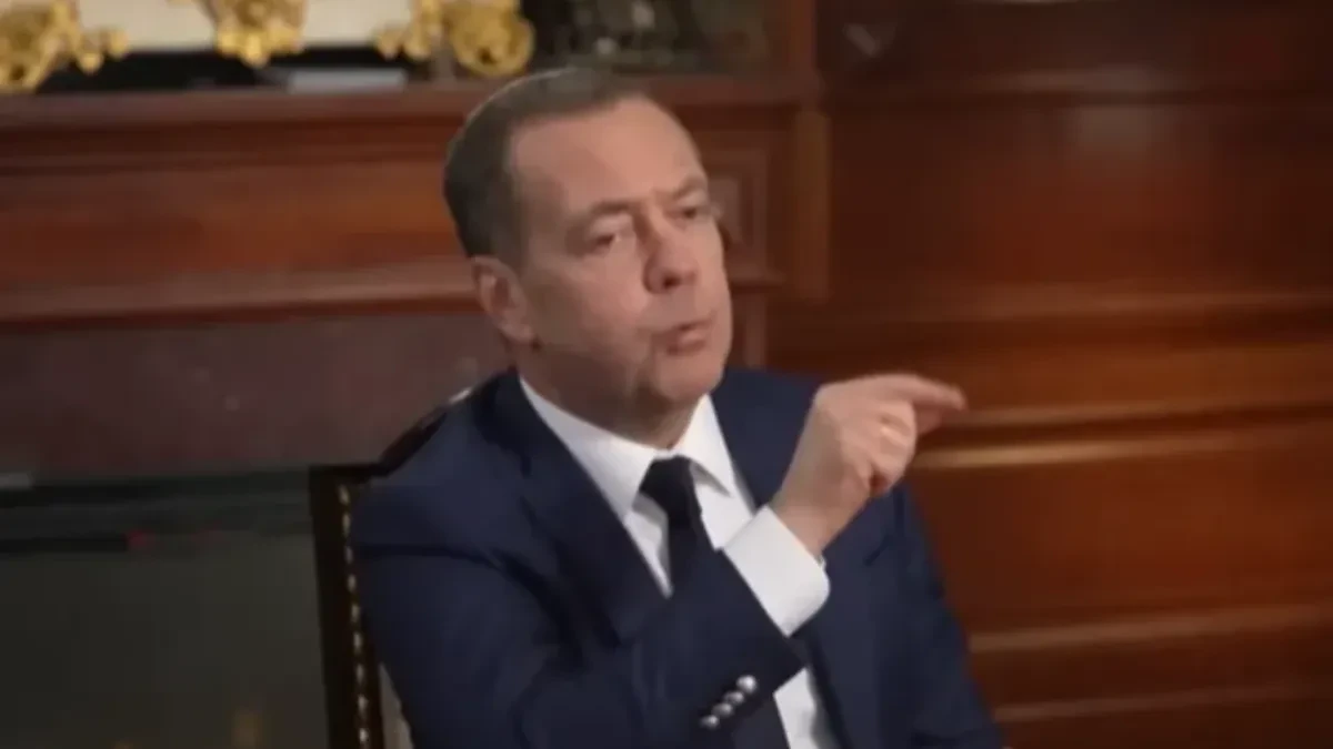 Medvedev o krizi u Poljskoj: Situacija je ustavni prevrat