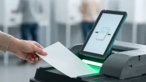 Stranački aktivisti dijelili promotivni materijal kod birališta