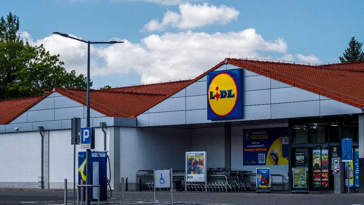 Lidl mora da prestane da prodaje imitacije poznatih papuča: Prijeti mu kazna od 5.000 evra dnevno