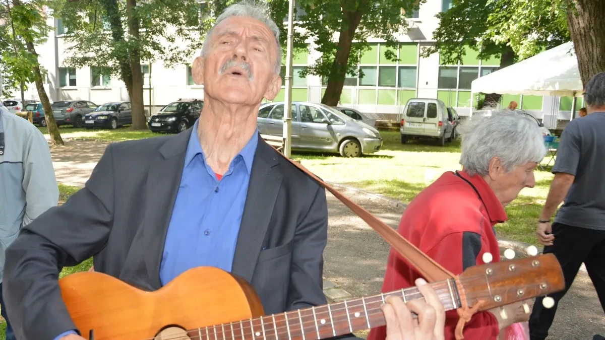 Jovan Lipovac gitarista o kome se i danas priča: Na Jadranu pratio Olivera, Dalibora Bruna, Meri Cetinić i druge zvijezde