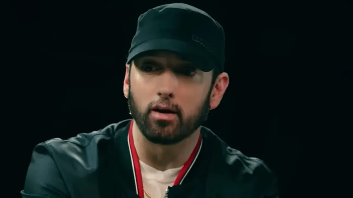 Eminem je odrastao bez oca, a njihova tišina postala je inspiracija za njegove hitove: Priča koja je obilježila njegov život