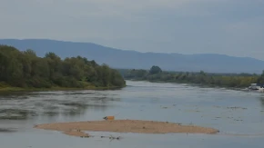 Sava na izuzetno niskom vodostaju, i dalje otežan riječni saobraćaj