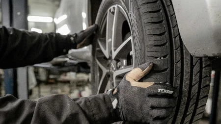 Zimska oprema u BiH obavezna od 1. novembra: Pogledajte šta svaki vozač mora da ima