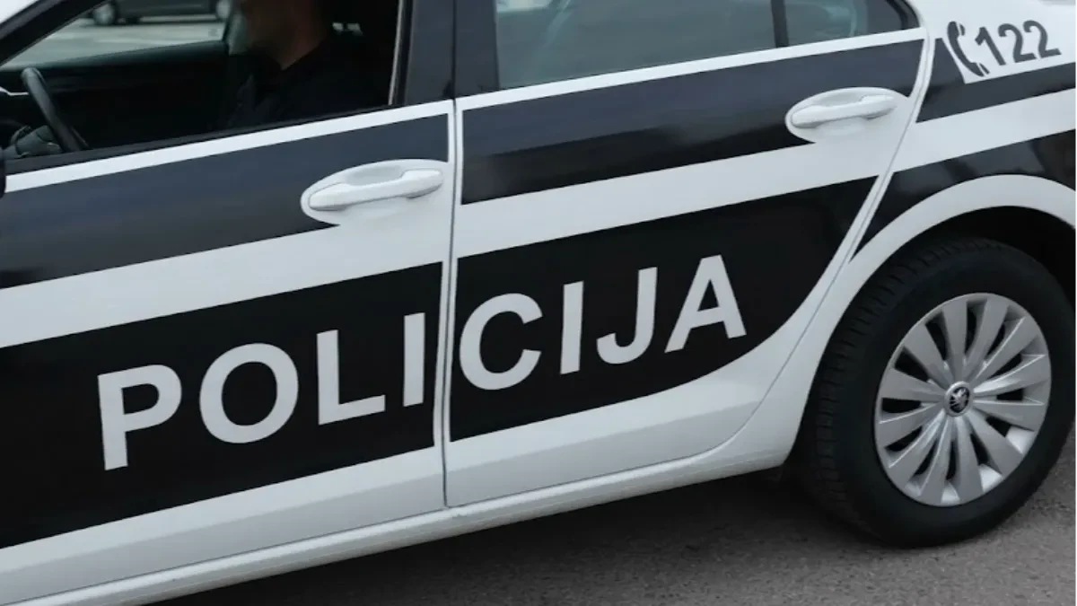 Prilikom prevrtanja ambulantnih kola povrijeđeno više osoba