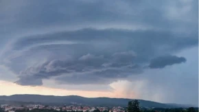 U subotu oblačno i svježije, uz prolazne padavine