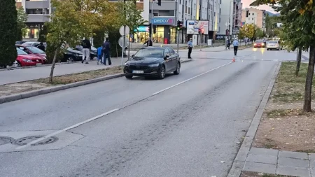 Žena pješak zadobila teške povrede: Udario je automobil na ulici