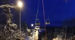 Skijaši zarobljeni na -17°C: Zbog tehničkog kvara žičara satima bila bez pogona (VIDEO)