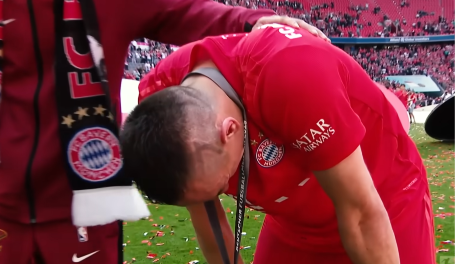 U Epstajnovim dokumentima pominju se legenda Bajerna i advokat osvajača Zlatne lopte