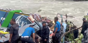 Autobus sletio u rijeku u Nepalu: Ima poginulih