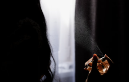 Tajna savršenog parfema na poklon: Kako da pogodite miris bez greške