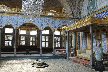 Nataša je radila kao konobarica kada se moćni šeik zaljubio u nju: Nije mogla ni da nasluti šta je čeka