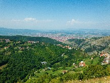 Albanac na ambulanti u Dobrotinu ispisao grafite koji veličaju "UČK"