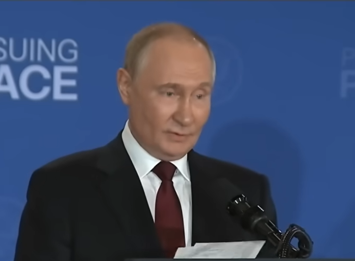 Putin: Neophodno iskoristiti sve instrumente spoljne politike