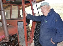 Miškov "Čerčil" spreman za proljeće: Najstariji traktorista i traktor u pet sela (FOTO)