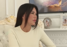 Stanija sa novim dečkom otišla na Bahame: Obasipa je luksuzno skupim poklonima