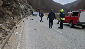 Magla spriječila helikopterski transport: Teško povrijeđeni u nesreći na putu Gacko–Foča upućen u Urgentni centar Srbije