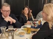 Srpsko - srpski dijalog u bavarskoj kafani: Cvijanović sa Vučićem u Minhenu (VIDEO)