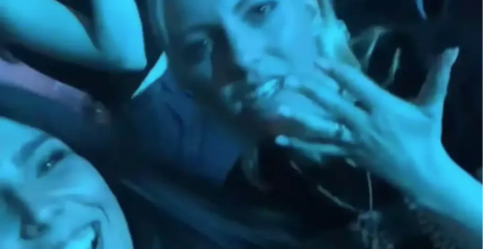 Na koncert dovela bivšu svog muža: Snimak postao hit na društvenim mrežama