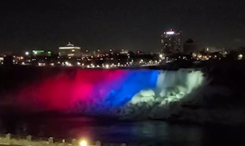 Spektakl na Nijagari: Vodopadi zasijali u bojama srpske trobojke za Dan državnosti