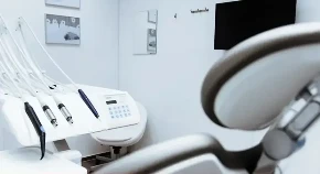 Otišla u Tursku po jeftine zube, vratila se sa teškom infekcijom (VIDEO)