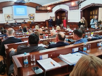 Nakon kašnjenja pauza: Pres skupštinske većine naljutio gradonačelnika