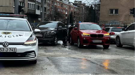 Sudar dva vozila u Sarajevu, policija na terenu (FOTO)
