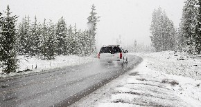 Snijeg izazvao potpuni saobraćajni kolaps u Austriji