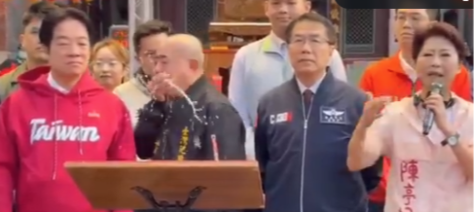 Bizaran momenat: Sveštenik se ispovraćao po predsjedniku Tajvana (VIDEO)