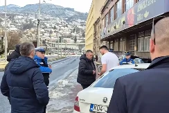 Određen pritvor Sarajliji koji je vozilom krenuo na učesnike protesta
