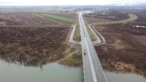 I u hrvatskim medijima se pisalo o slovu “U” u Gradišci: Stavljen akcenat na granični prelaz koji ne radi