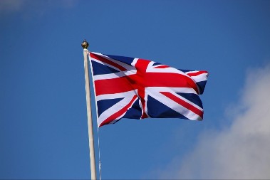 Velika Britanija bi mogla uzvratiti carine Trampu