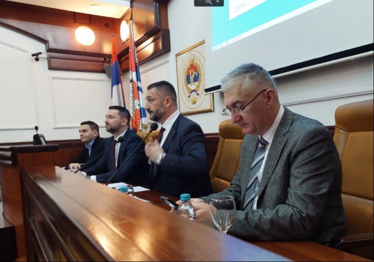 Ninković o prekidu sjednice: Kada radimo oni nas opstruišu! (VIDEO)