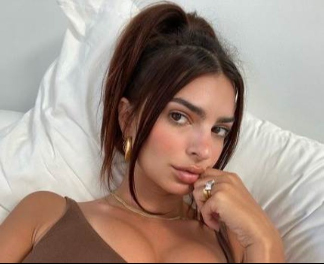 Javnost ismijala manekenku zbog hoda na pisti: "Pijana pokušava da stigne kući sa žurke" (VIDEO)