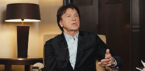 Oglasio se Zdravko Čolić nakon što je bačena bomba na njegovu kuću