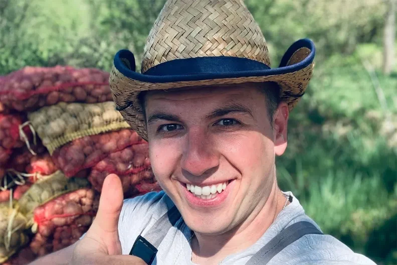 Napustio grad i kancelariju, izabrao njive: Mladi inženjer danas proizvodi 120 tona krompira