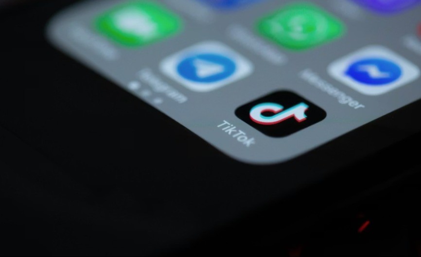 Prekršili zakon o digitalnim uslugama: EU optužuje TikTok zbog adiktivnog dizajna