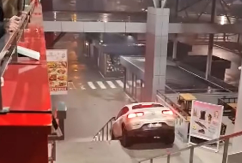 Uhapšen vozač koji se mercedesom spustio niz stepenice Tržnice