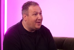 Ima curu, ali i momka: Crnogorski voditelj progovorio o poznatom pjevaču i gej aferi