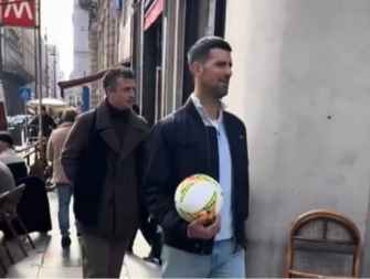 Zaslužen odmor: Nole opušteno šeta ulicama Italije