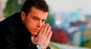 Boris Režak otkriva kako je brat od njega napravio boljeg čoveka: Malo ko zna da mu je i otac živa legenda, noći provodio s Tomom Zdravkovićem