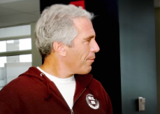 "Imao je ekstremno deformisan polni organ, zbog toga je i postao predator": Šok ispovijest Epstajnove robinje koja je bila primorana na gnusne stvari