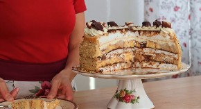 Kinder Bueno torta osvaja na prvi zalogaj: Nevjerovatno kremasta i svako je može napraviti