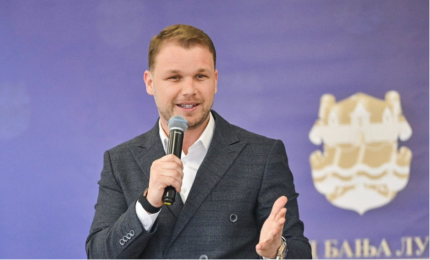 Stanivuković o školskim uniformama: Škola je mjesto za umnu kreativnost, ne modnu