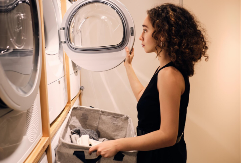 Oprez: Držanje mašine otvorenom može biti opasno