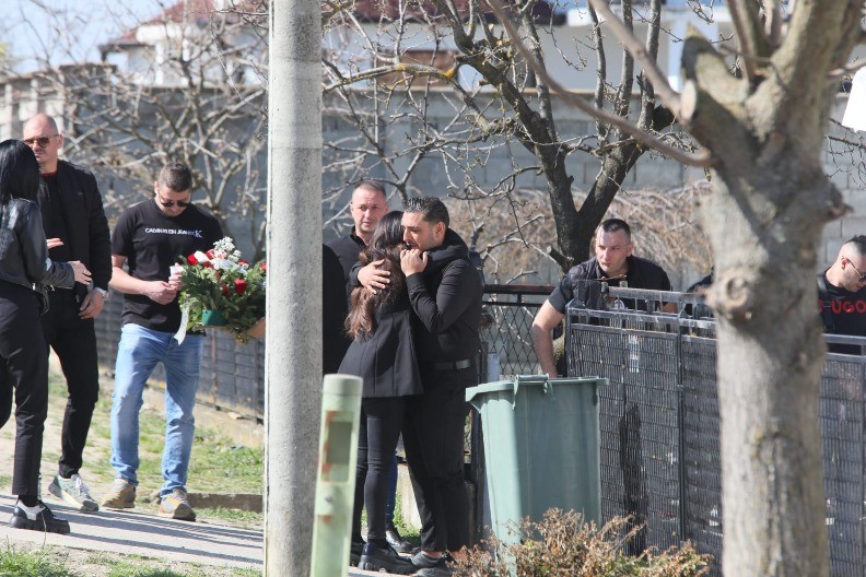 Ana Sević stigla u dom Darka Lazića: Folker se slomio u njenom zagrljaju! (VIDEO)