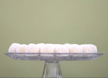 Brzinski recept: Kokos bombice sa tri sastojka