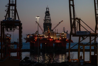 Nafta naglo poskupila, barel ponovo iznad 100 dolara